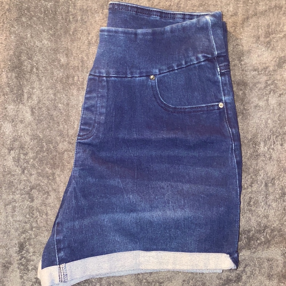 Time & Tru - Pull On Jean Shorts - M (8-10)